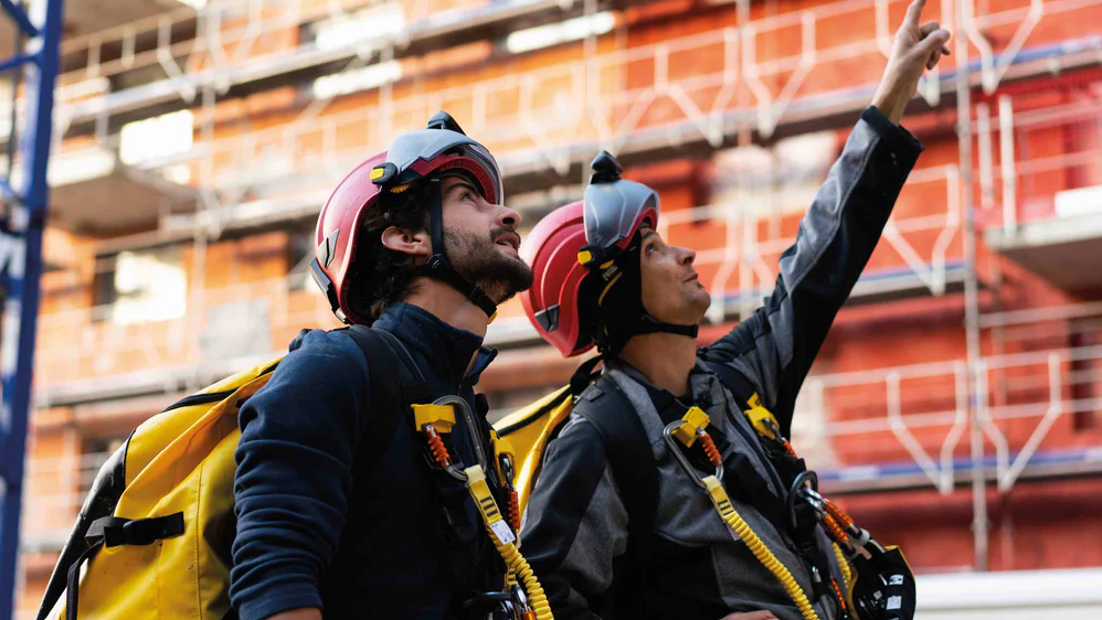 How a Rope Access Harness Can Improve Your Work at Heights